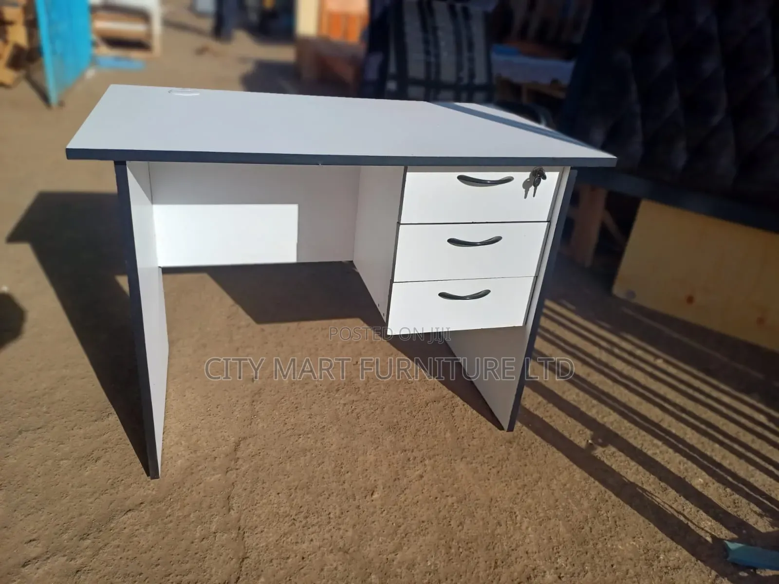 Beautiful Modern Office Desk/Study Table Offers