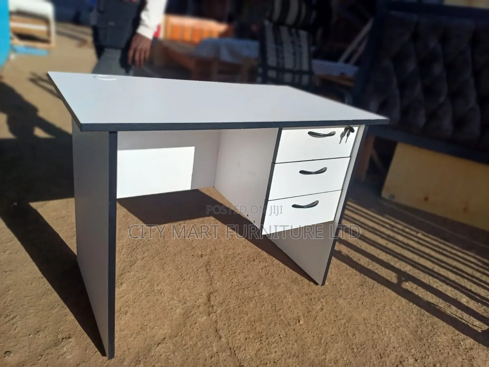 Jaw-Dropping Modern Office Desk/Study Table Offers