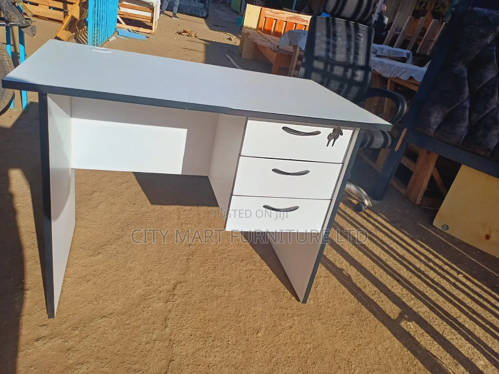 Dreamy Modern Office Desk/Study Table Offers