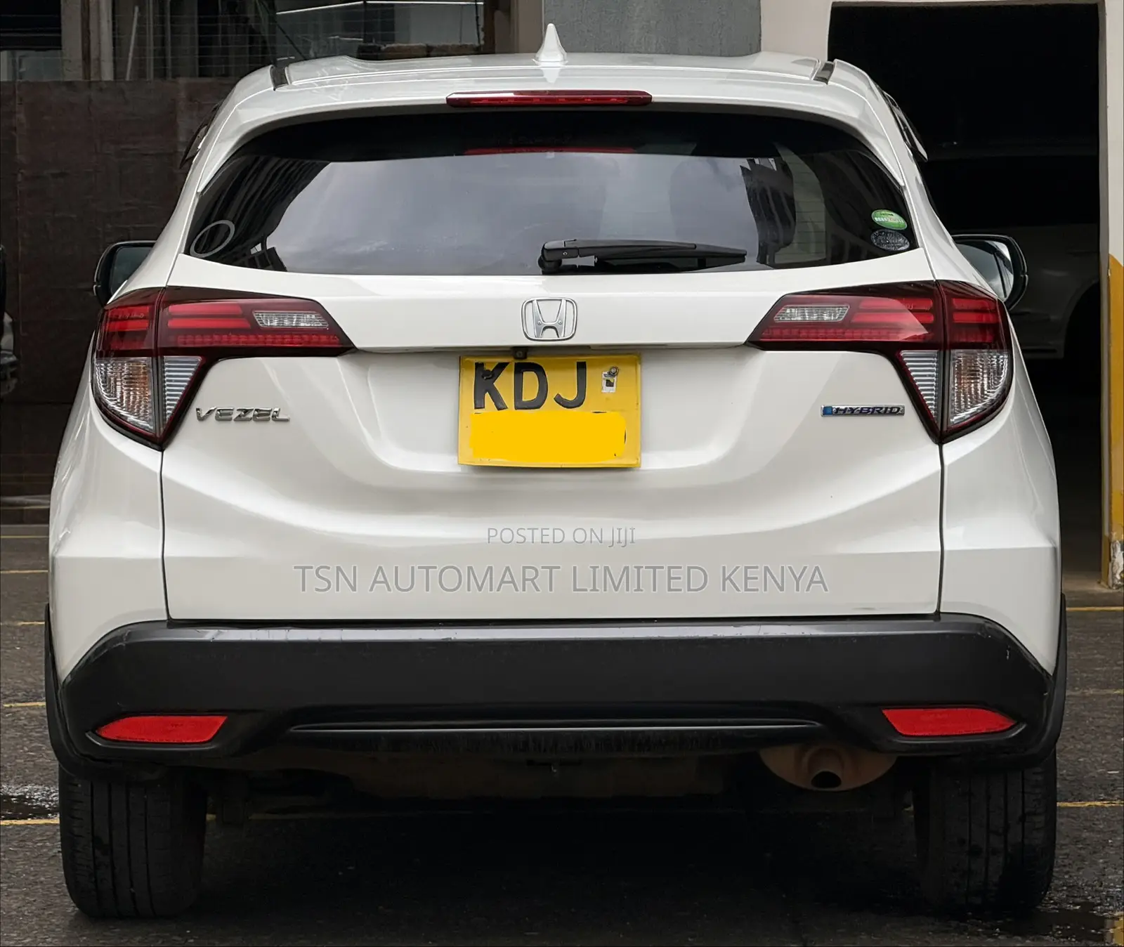 Honda Vezel 1.5 Hybrid 2WD 2015 Pearl