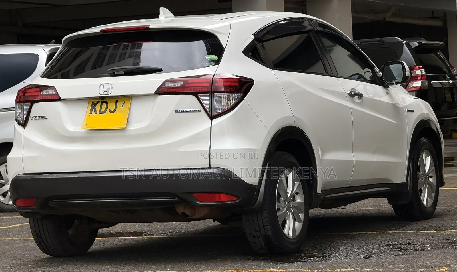 Honda Vezel 1.5 Hybrid 2WD 2015 Pearl