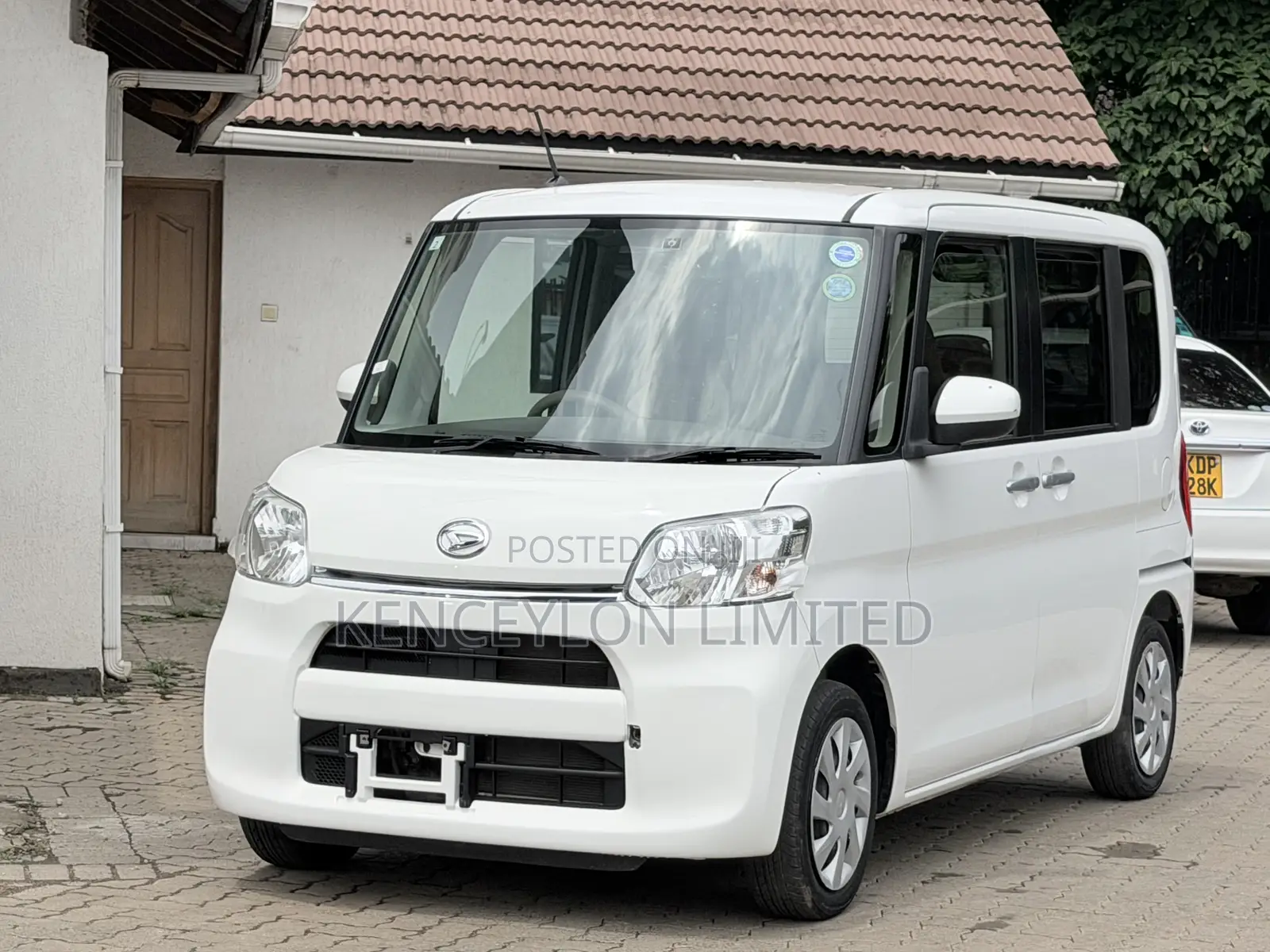 Daihatsu Tanto 660 AWD 2019 White