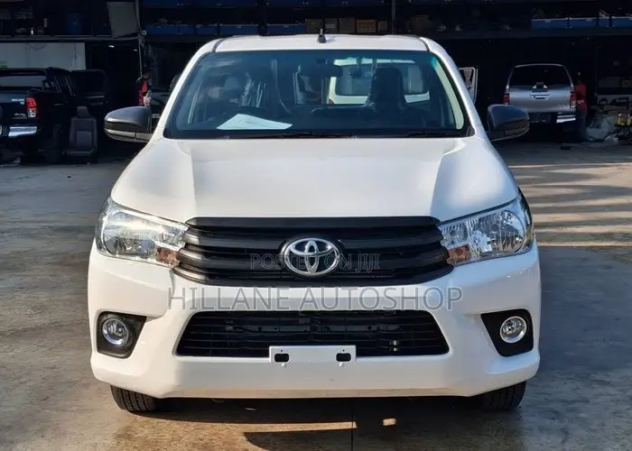 Toyota Hilux 2019 White