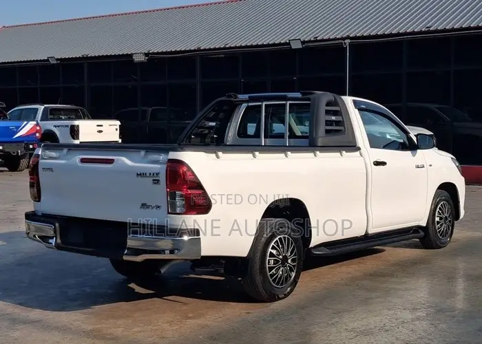 Toyota Hilux 2019 White