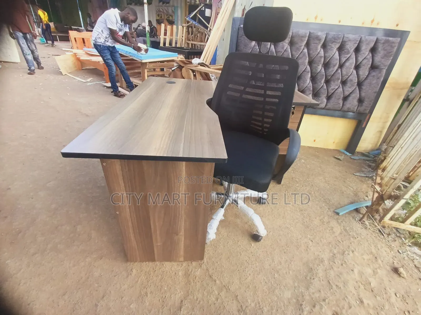 Crisp 1.2m*1.2m Modern Lshaped Office Desk+Headrest Chair Offers