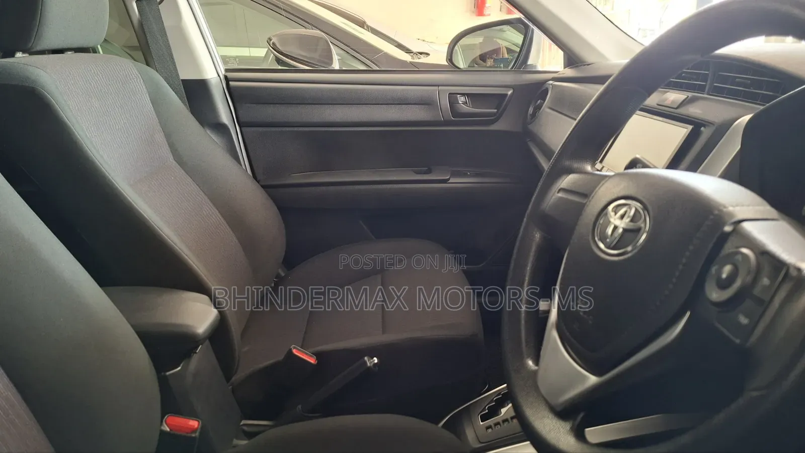 Toyota Corolla Fielder 2019 Silver