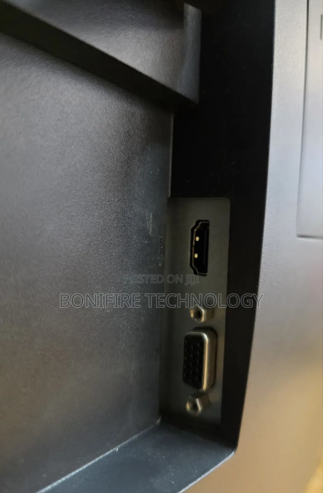 Hp P22v G5 Monitor 
22 Inch 
1920*1080
Vga/Hdmi