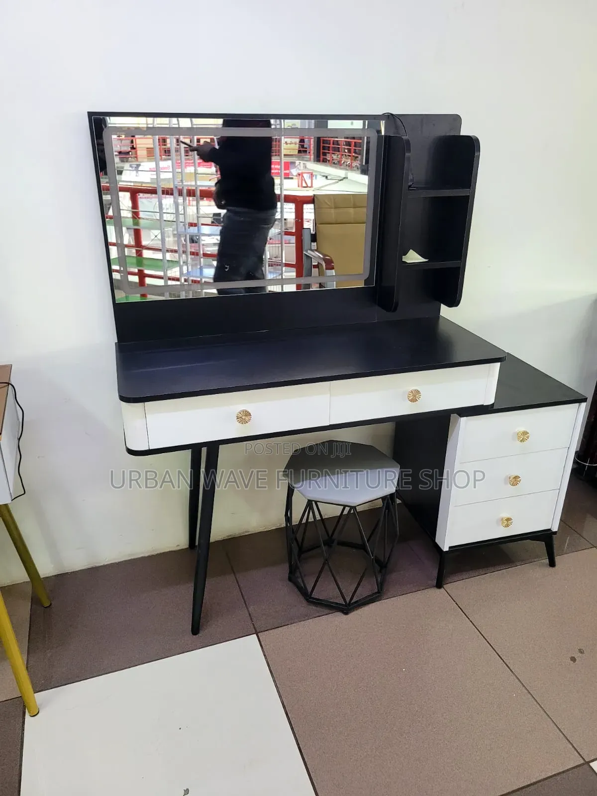 Ladies Home Dressing Table