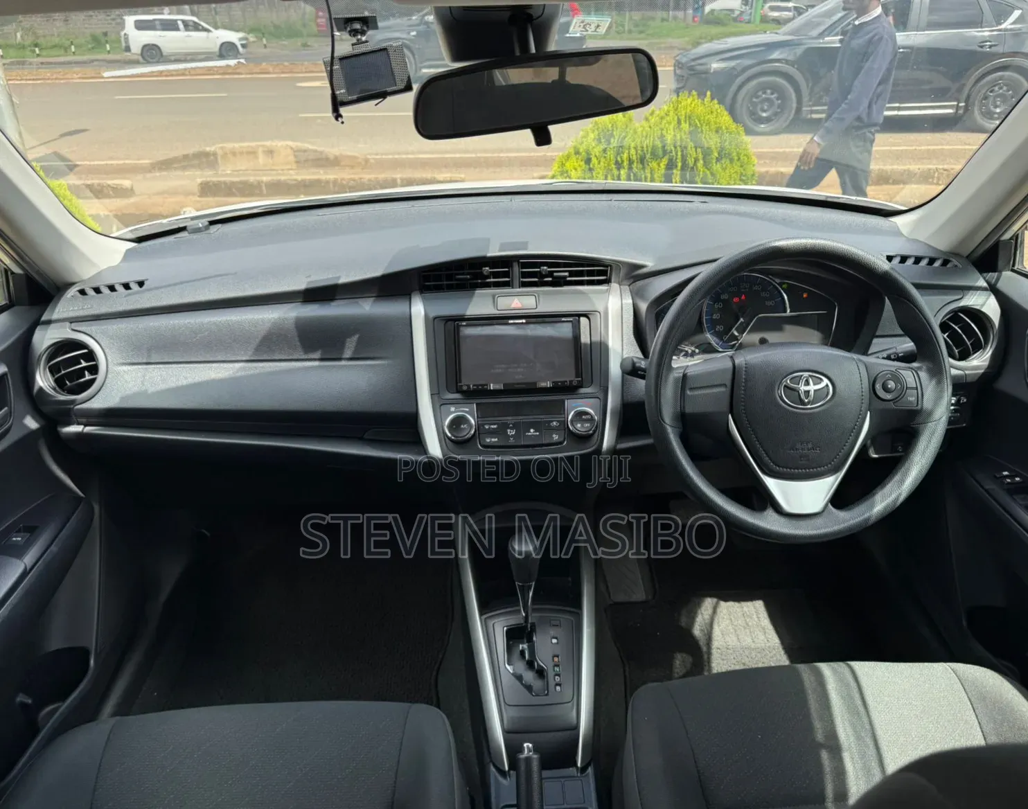Toyota Corolla Fielder 1.5 Hybrid FWD 2019 White