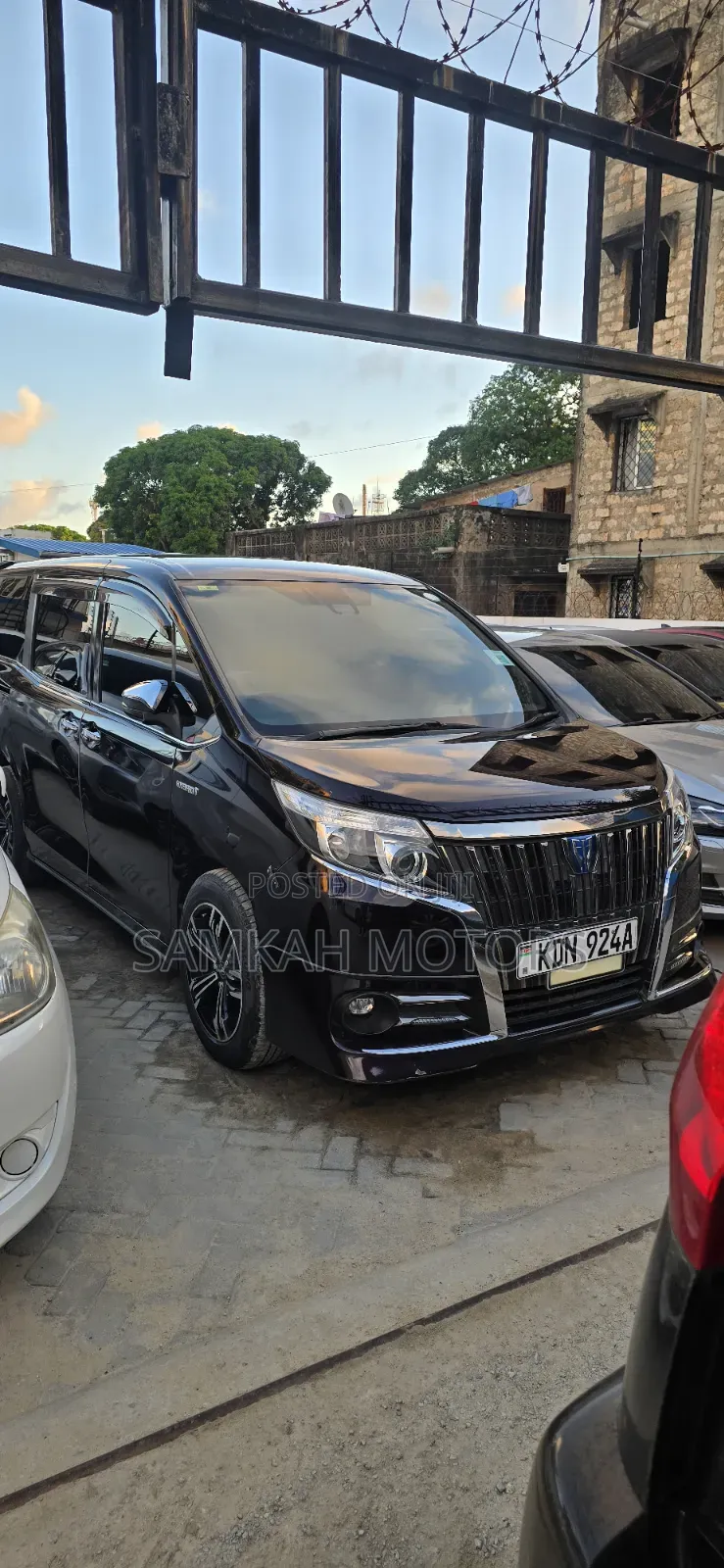 Toyota Esquire 2016 Black