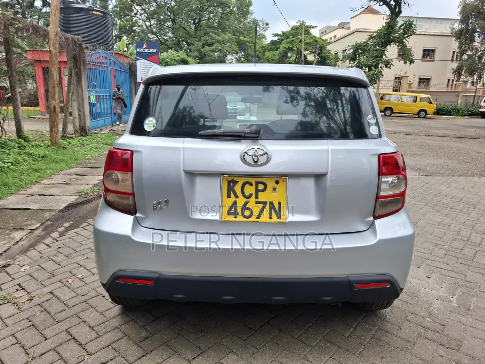 Toyota IST 2010 Silver