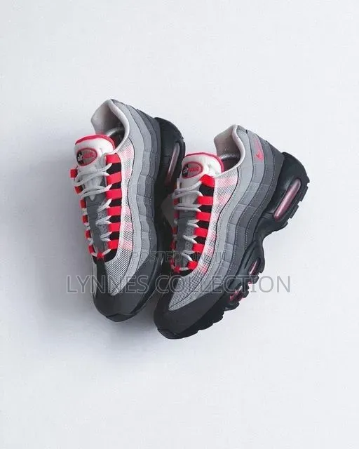 Nike Air Max 97 Sneakers - Stylish Everyday Streetwear/Red/White