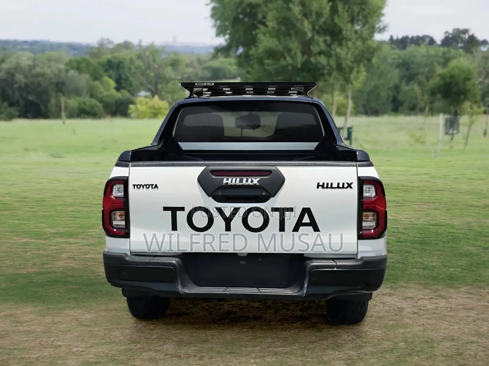 Toyota Hilux 2021 White