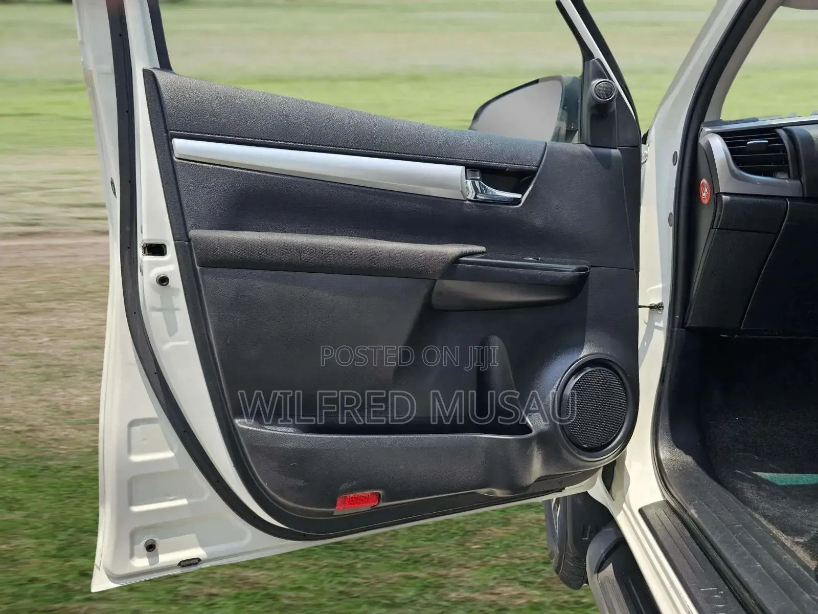 Toyota Hilux 2021 White