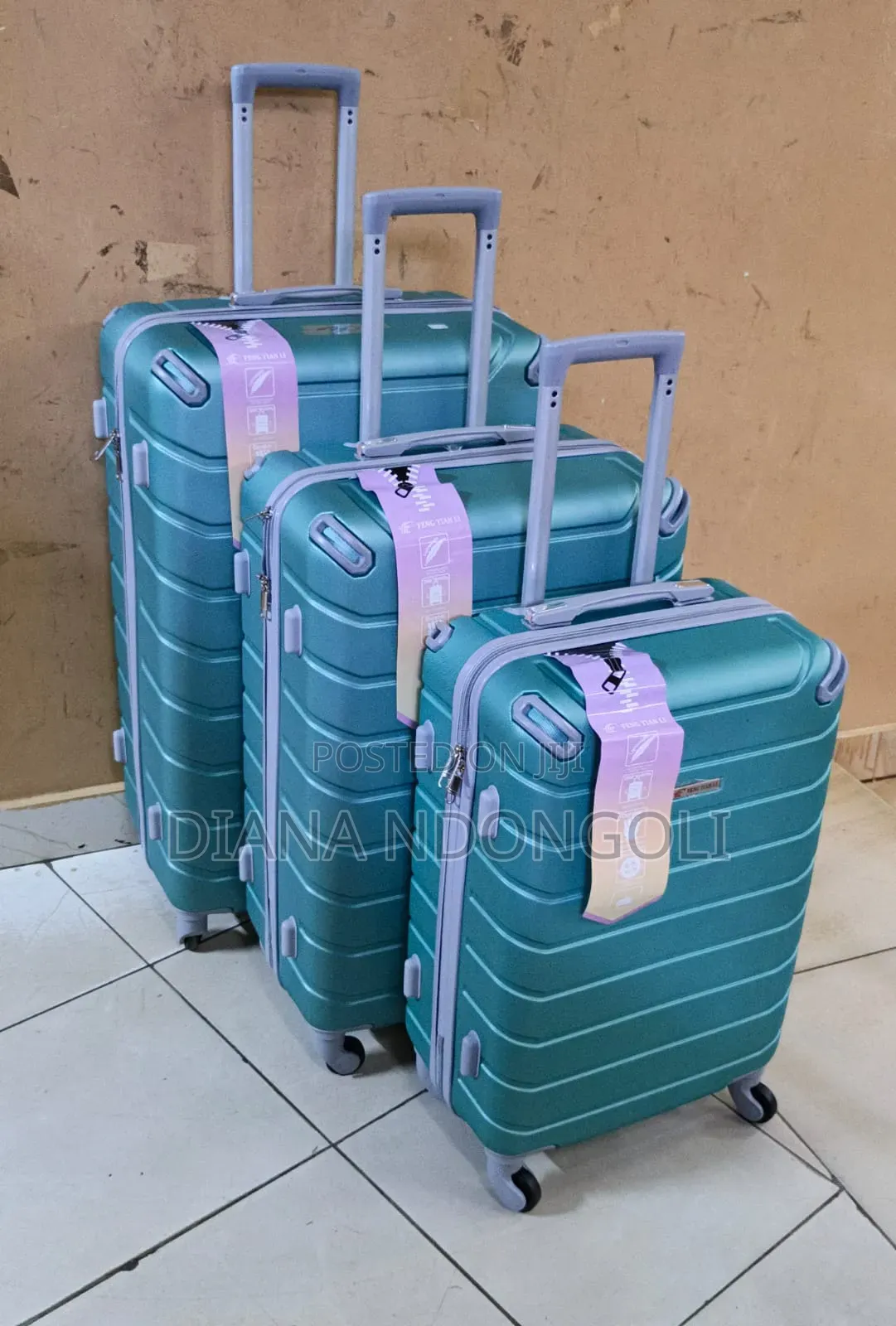 *Price Drop*
3 in 1 Luxurious Fibre Suitcase*
Zipper Closure Frame.