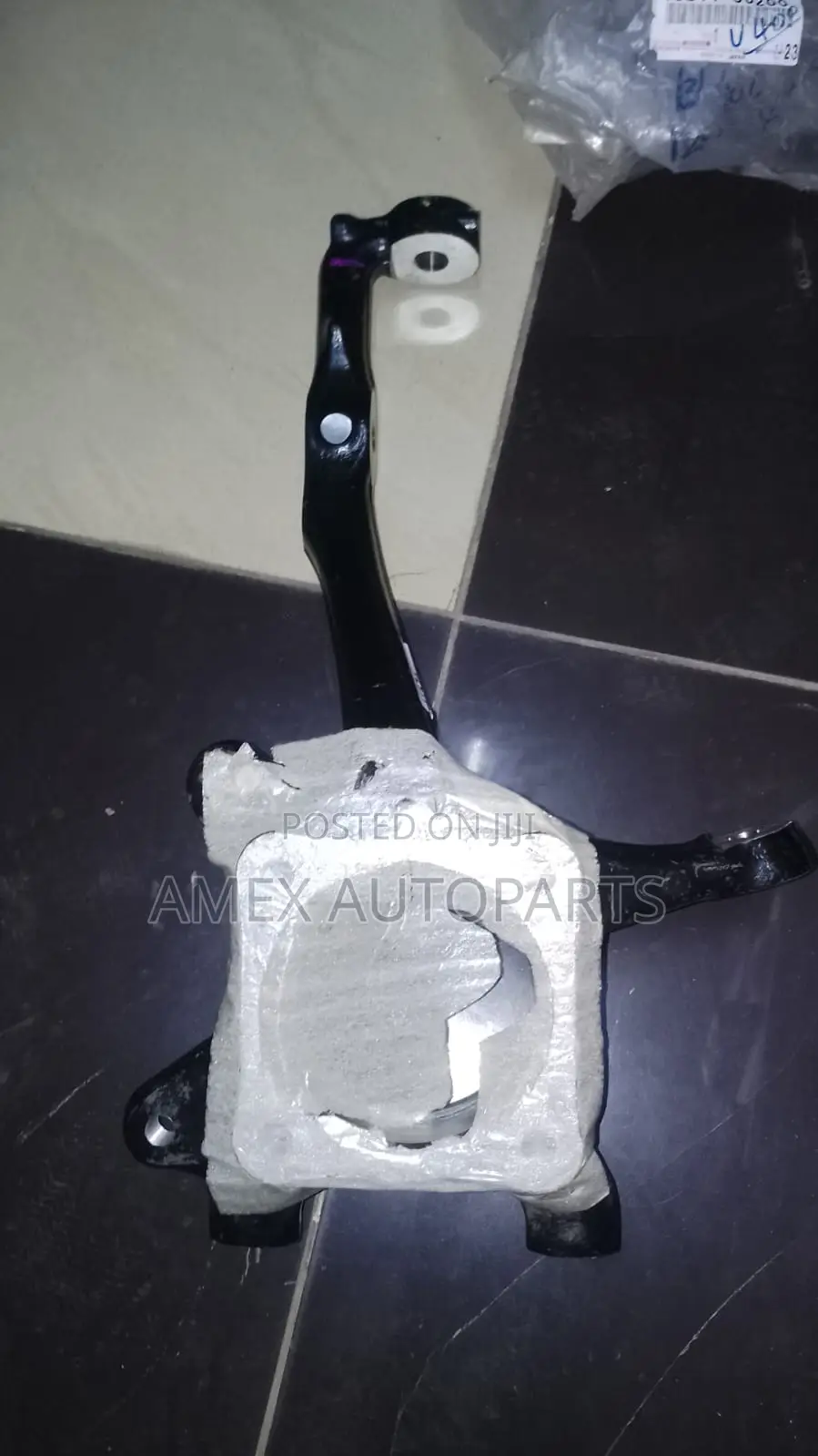 Steering Knuckle Toyota Land Cruiser Prado Kdj120 RHS- Genuine