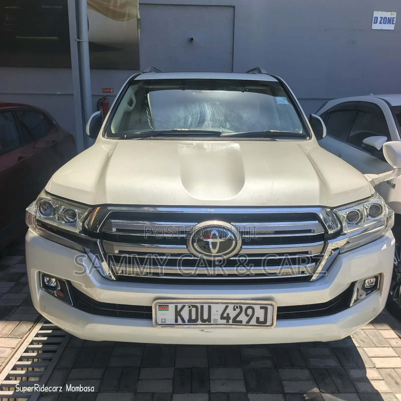 Toyota Land Cruiser 2018 White