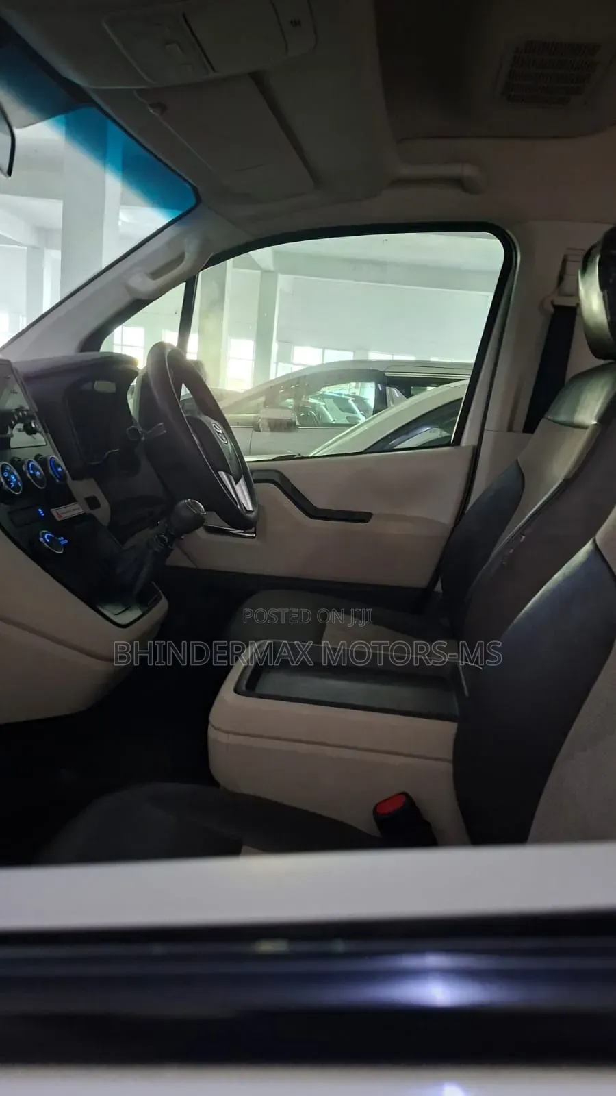 Toyota HiAce 2019 White
