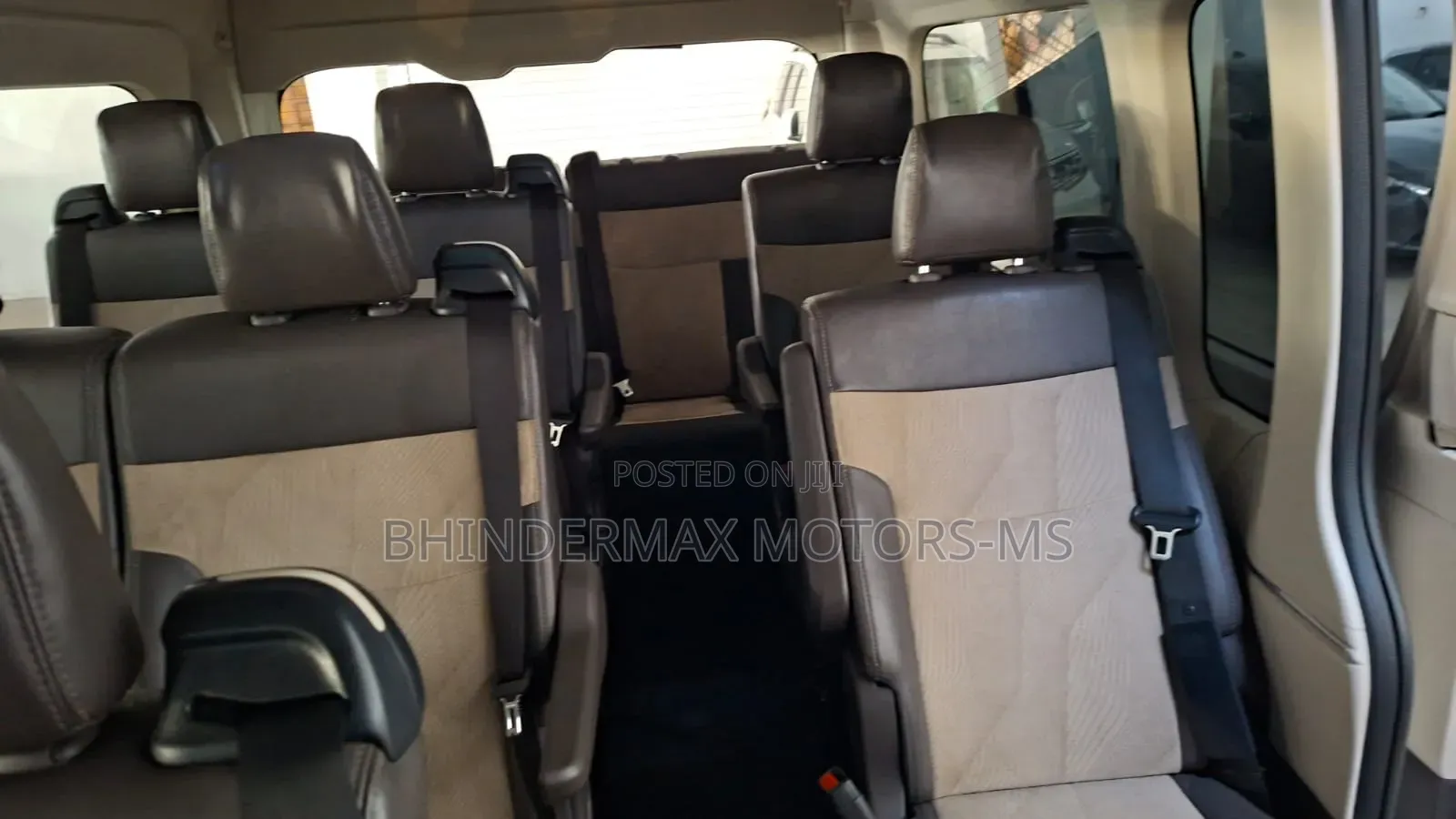 Toyota HiAce 2019 White