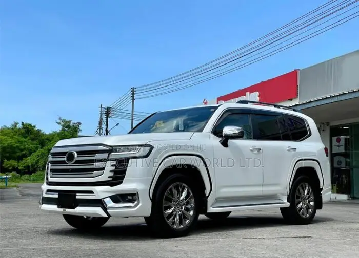 Toyota Land Cruiser 300 Modellista Body Kit