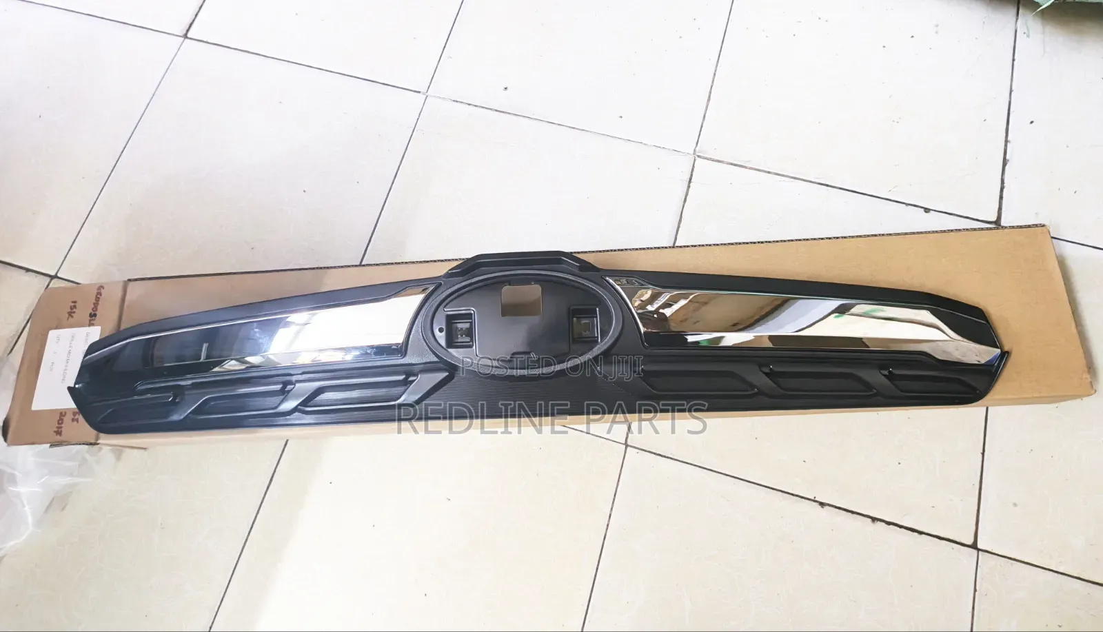 Subaru Forester Sj5/SJG 2017 Bonnet Grille