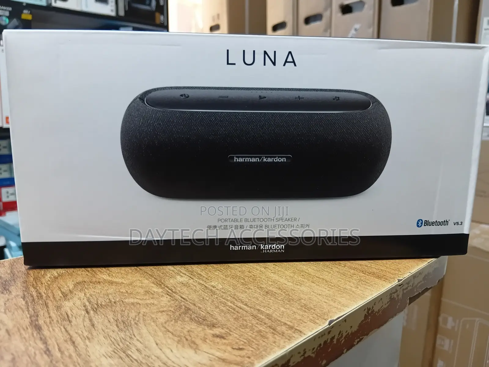Harman Kardon Luna Bluetooth Speaker - Black Ip67 Waterproof.