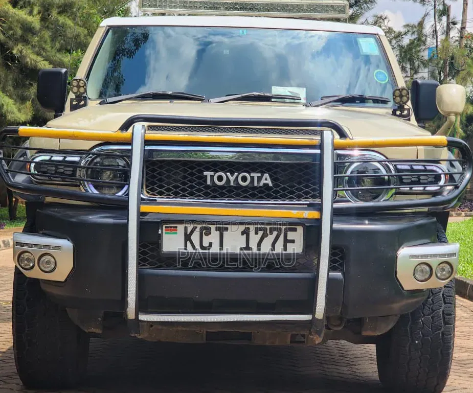 Toyota FJ Cruiser 2012