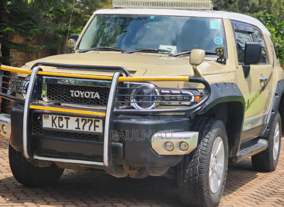 Toyota FJ Cruiser 2012