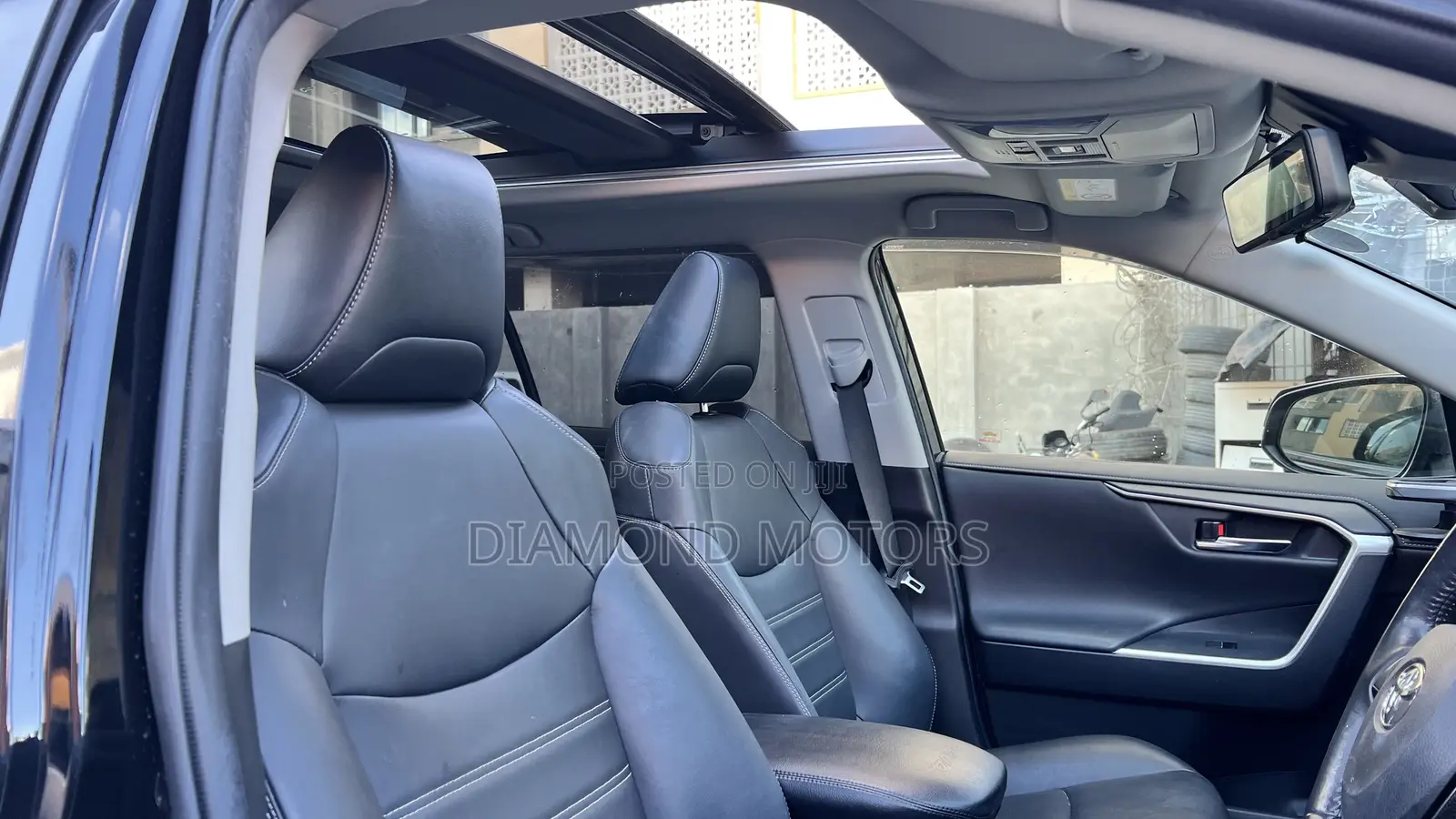 Toyota RAV4 XLE Premium AWD 2019 Matt Black