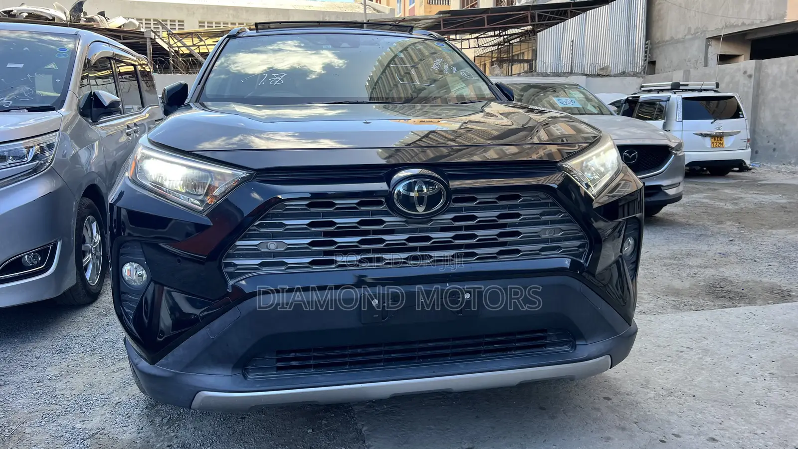 Toyota RAV4 XLE Premium AWD 2019 Matt Black