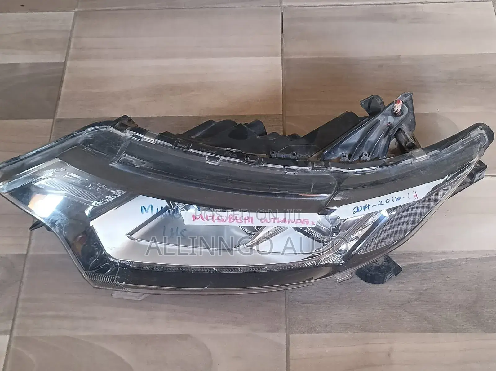 Mitsubishi Outlander Headlight
