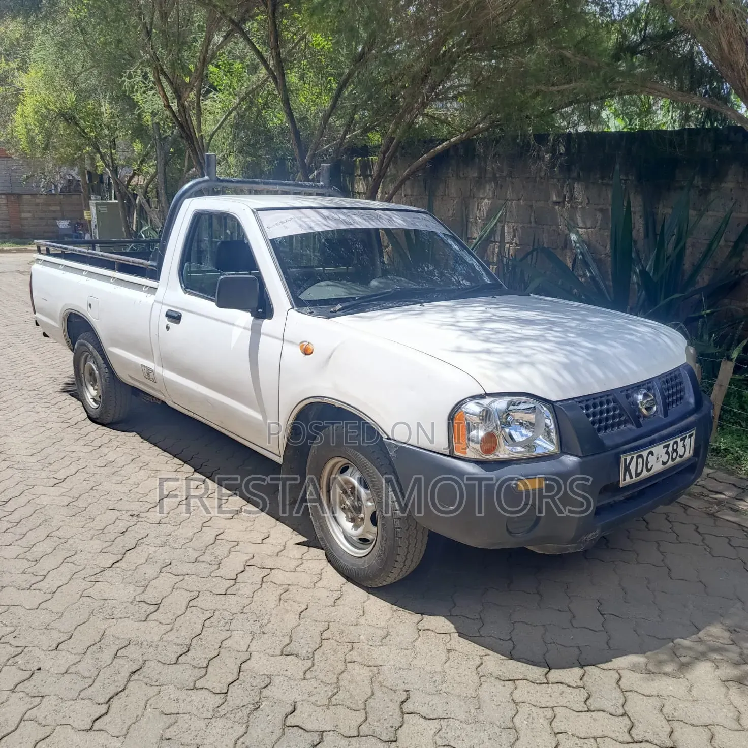 Nissan Hardbody 2002 White