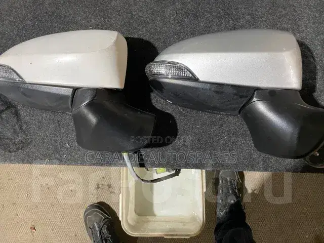 Fielder/Axio 161 Side Mirrors