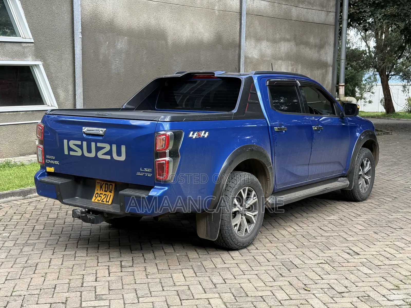 Isuzu D-MAX 2023 Blue