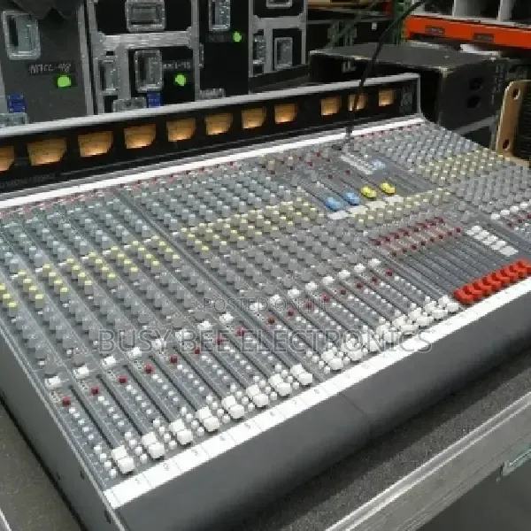 Allen and Heath Gl3200 Mixer