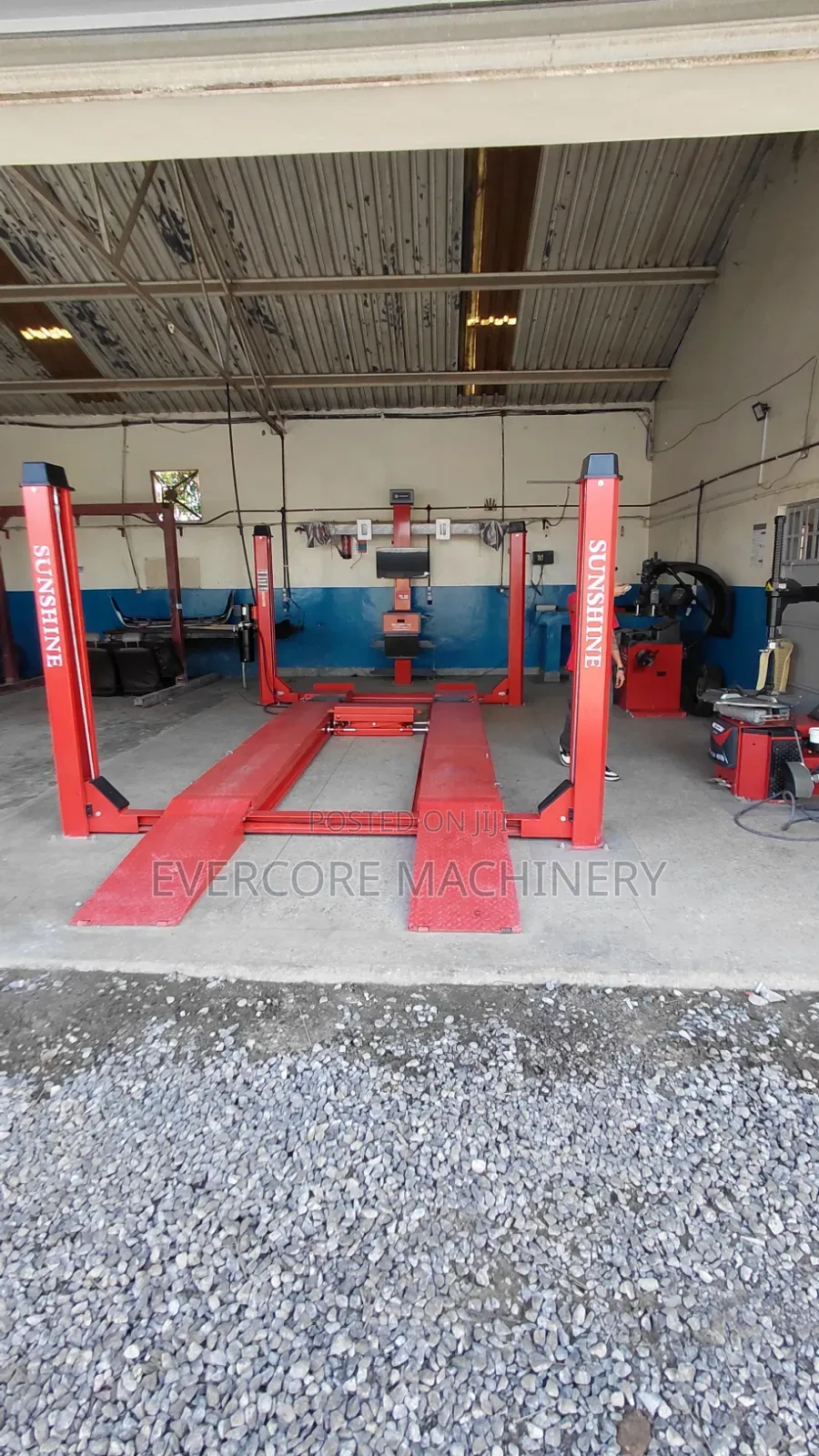 Sunshine Italy Red Coloured Wheel Alignment Machine With Carlift