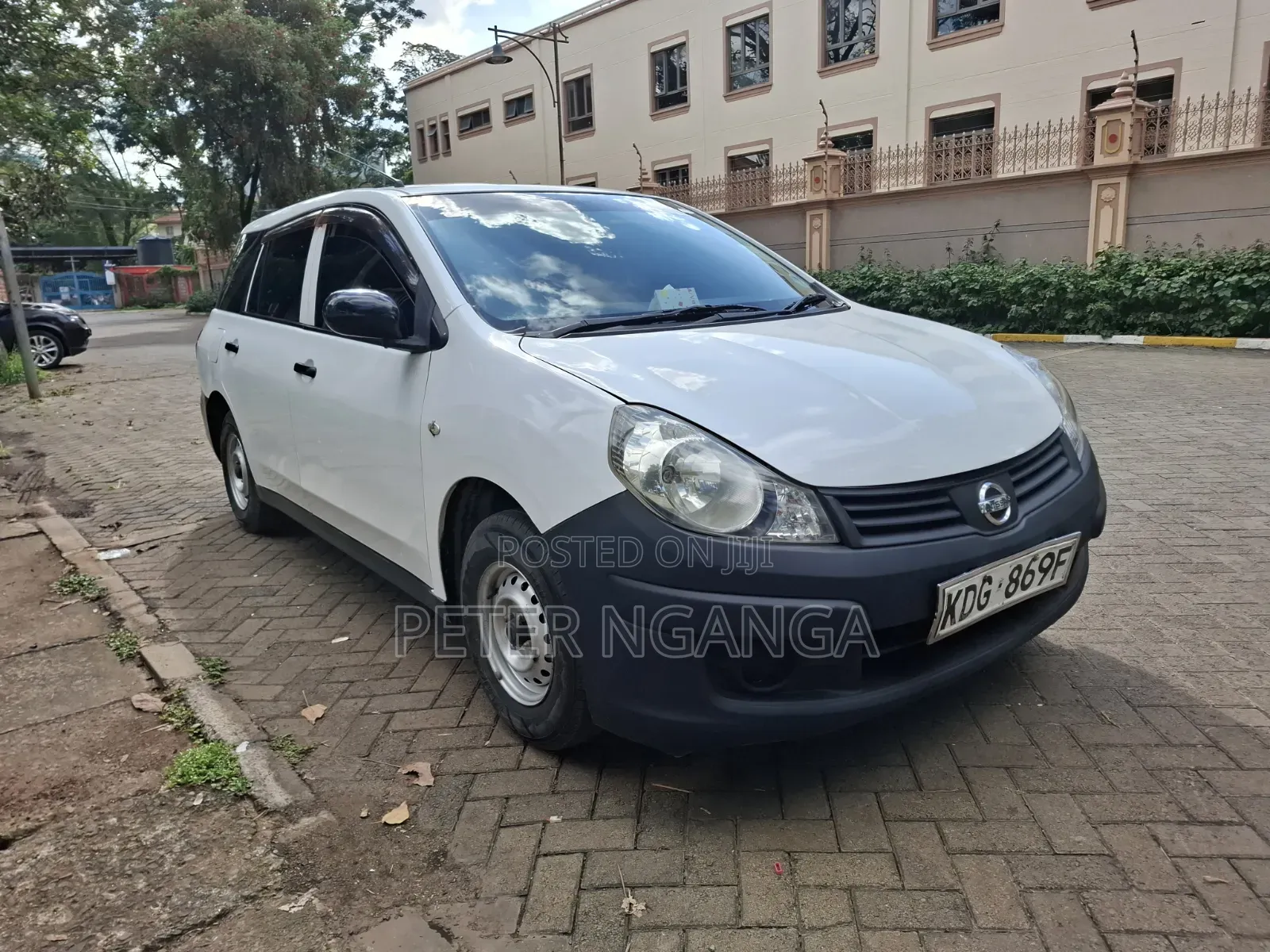 Nissan Advan 2014 White