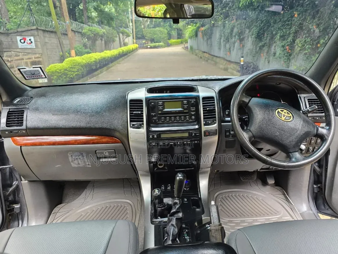 Toyota Land Cruiser Prado 2002 Gray