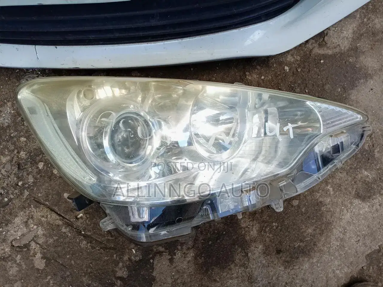 Toyota Aqua 2012 Headlight