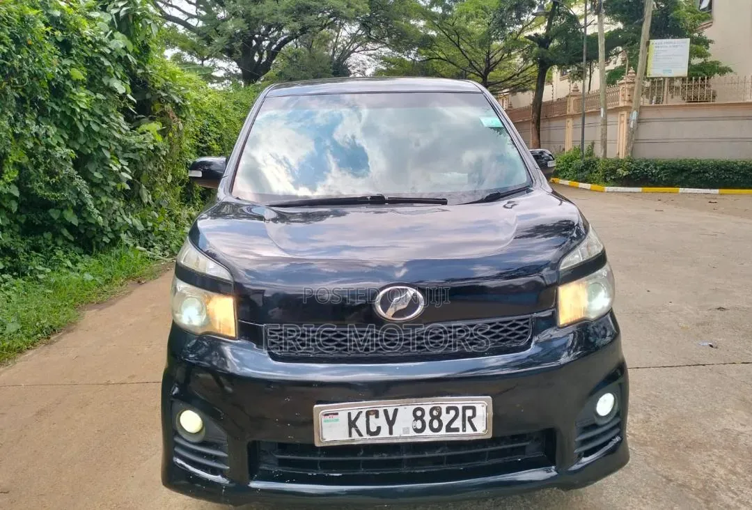 Toyota Voxy 2013 Black
