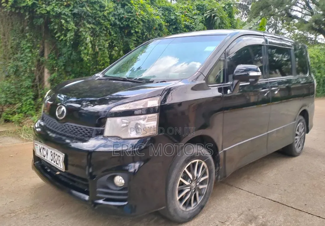 Toyota Voxy 2013 Black