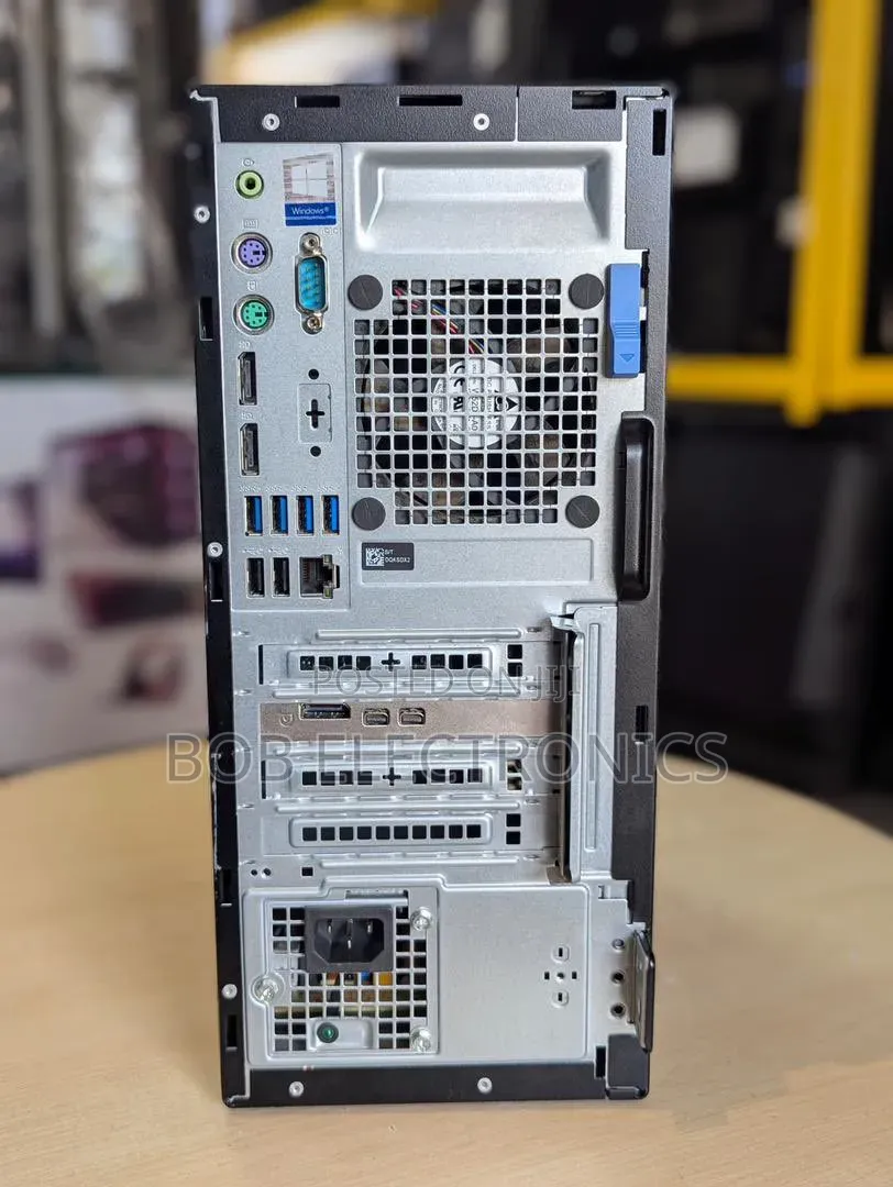 Desktop Computer Dell OptiPlex 7060 8GB Intel Core i7 SSD 256GB