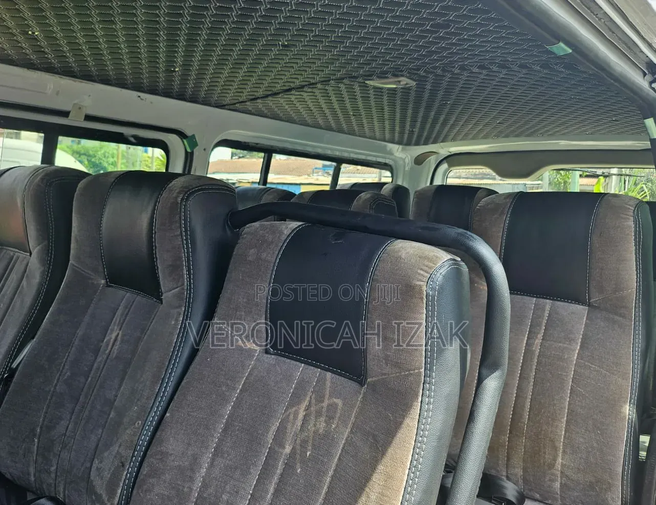 Toyota HiAce 2011 White