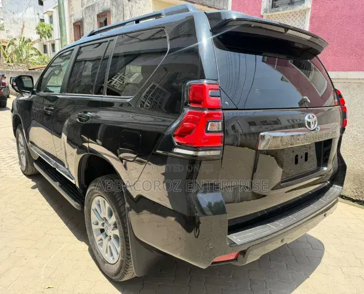 Toyota Land Cruiser Prado 2021 Black