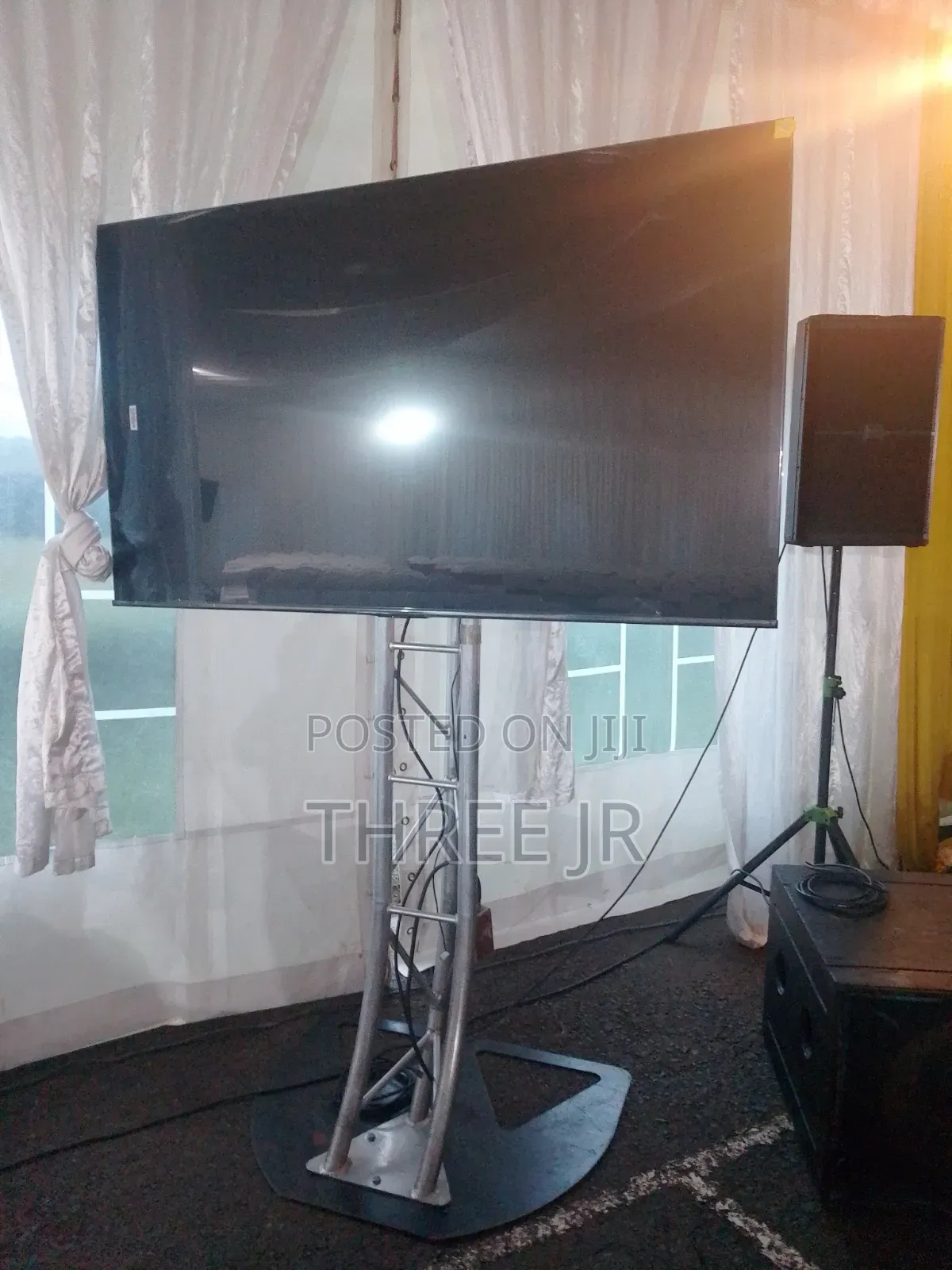 Tv Screens Set Up 75inch for Hire at Affordable Costs