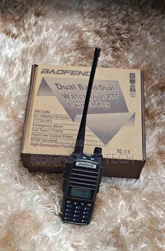 Baofeng Walkie Talkie Uv-82 - Dual Band, Full Kit