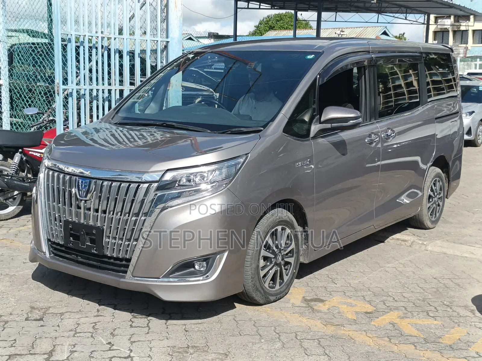 Toyota Esquire 1.8 FWD Hybrid (7 seater) 2019 Gray