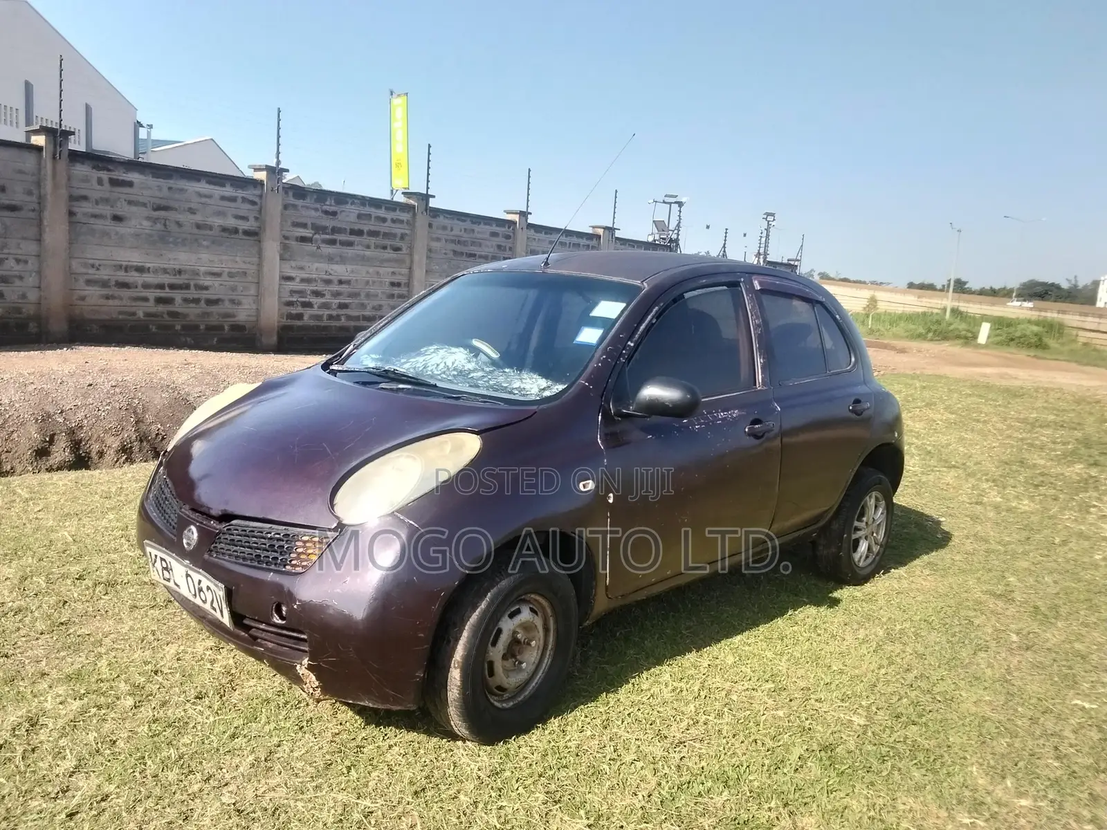 Nissan March 2003 Red