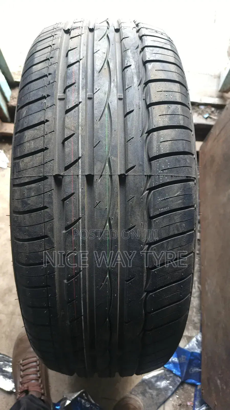 235/55r19 Comforser