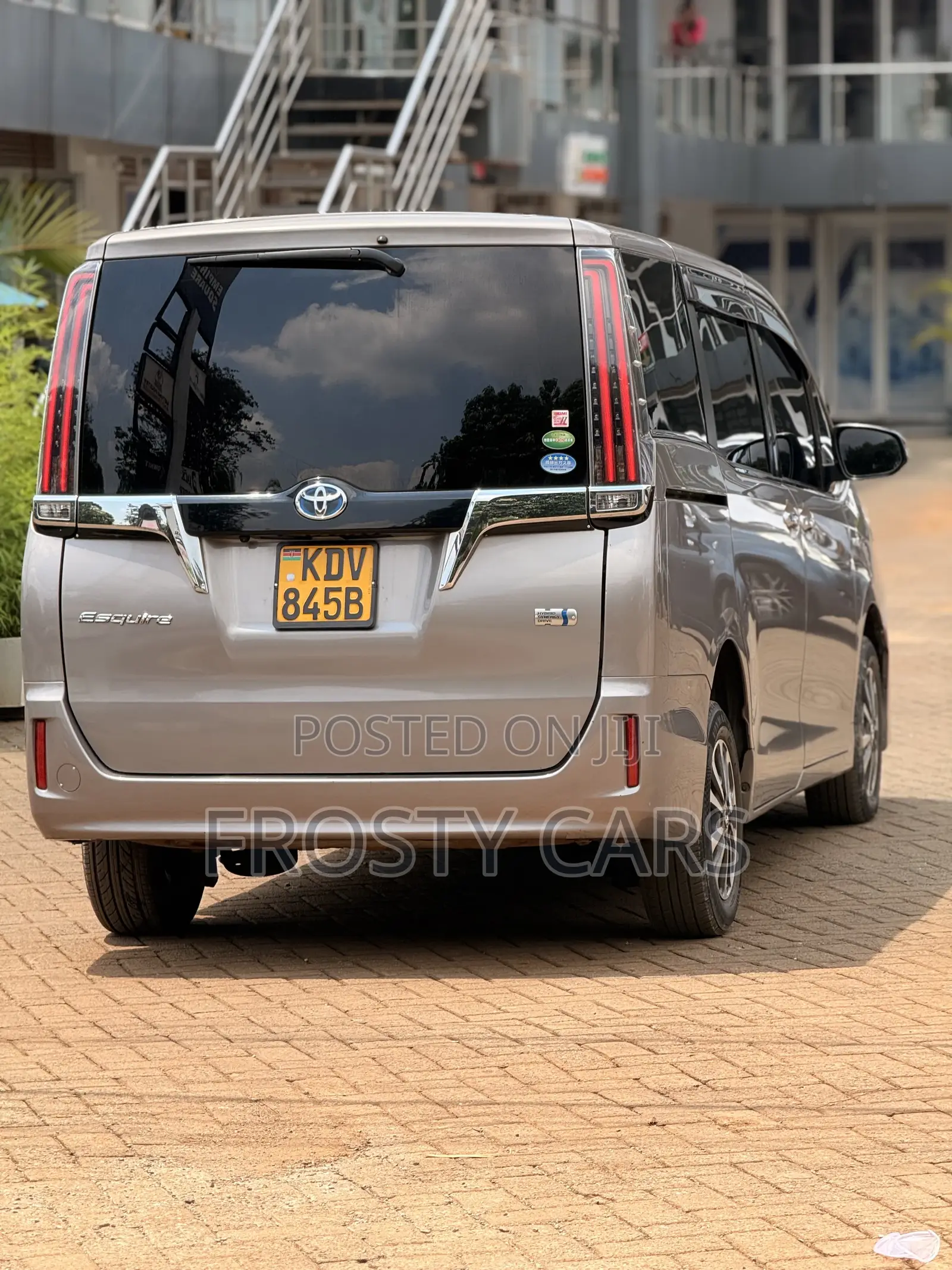 Toyota Esquire 1.8 FWD Hybrid (7 seater) 2018 Gray